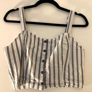 Kendall & Kylie button up crop top medium
